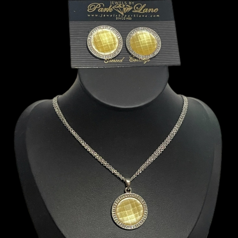 NWT Jewels by Park Lane “Shimmer” Necklace & Earring Set Retired Vintage
